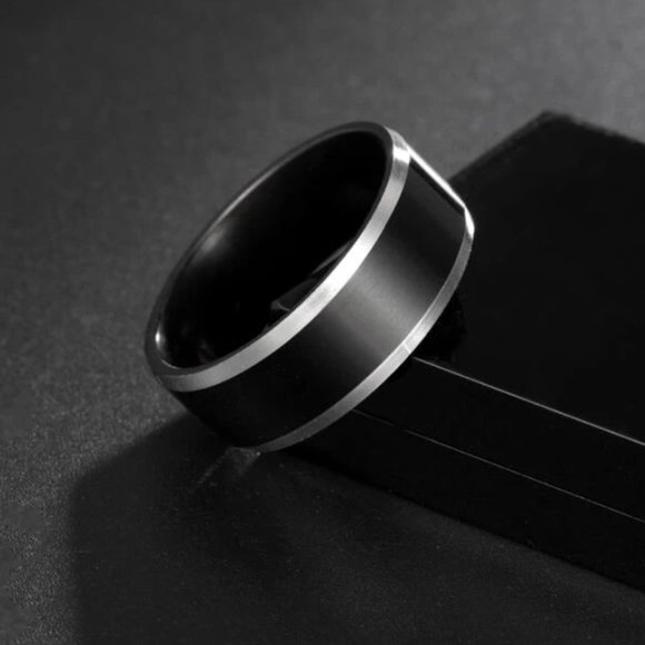 MINIMALIST RING - Picture 1 of 3